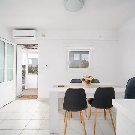 Apartman Pavic * Betina (Sibenik-Knin)