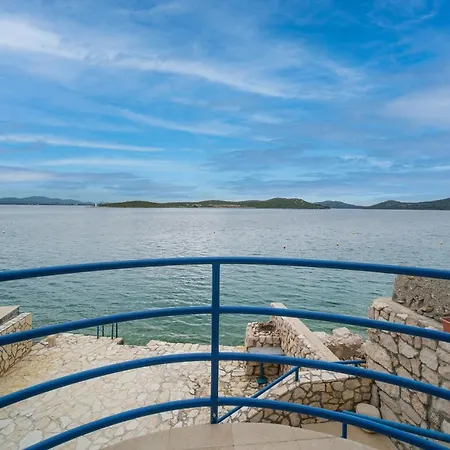 Apartman Pavic * Betina (Sibenik-Knin)